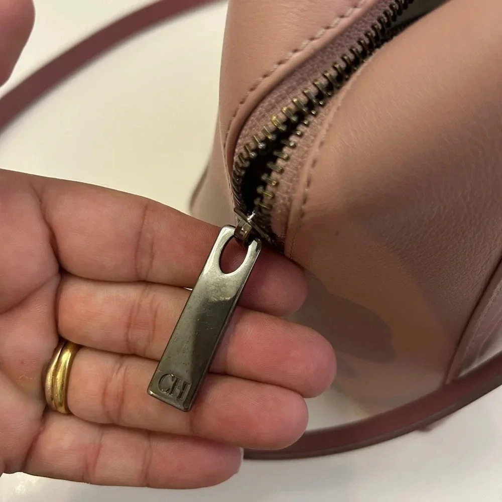 ! Carolina Herrera leather light pink Handbag - Picture 7 of 14